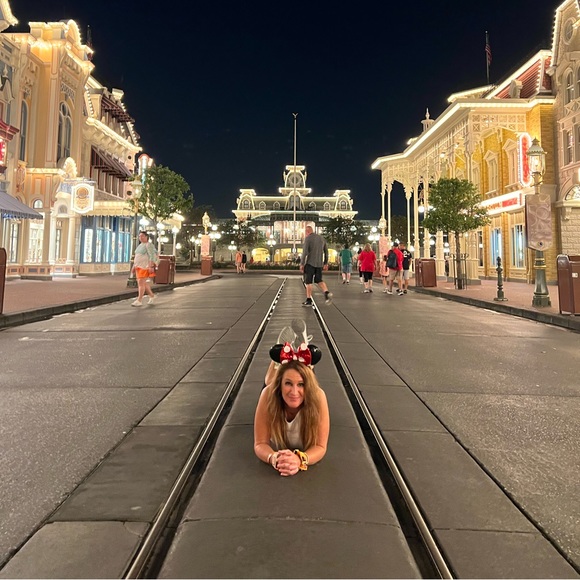 Meet your Posher, Buffy - Picture 10 of 11